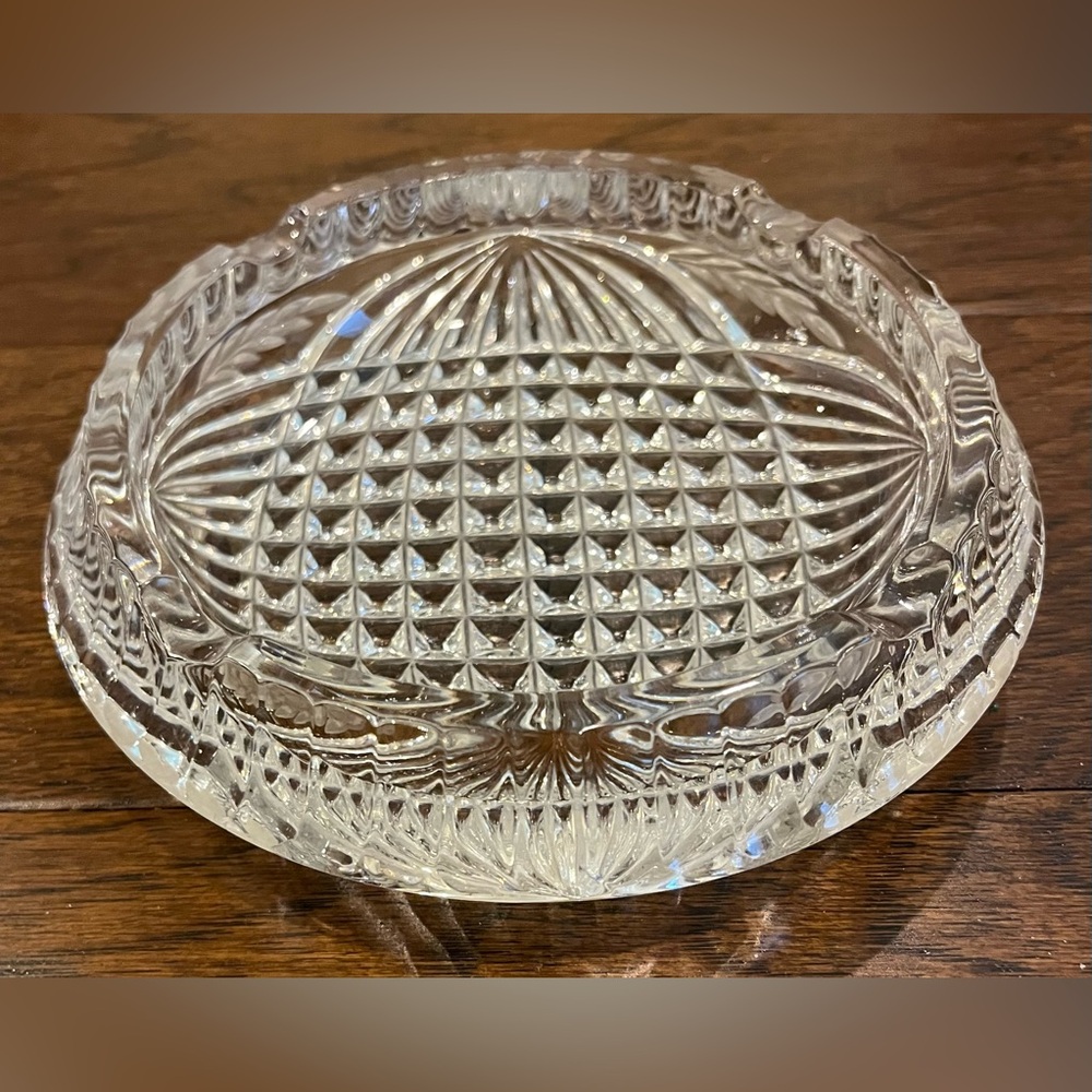VINTAGE Intricate Cut Crystal Glass Decorative Cigarette Cigar Ashtray 1980’s - Picture 3 of 4
